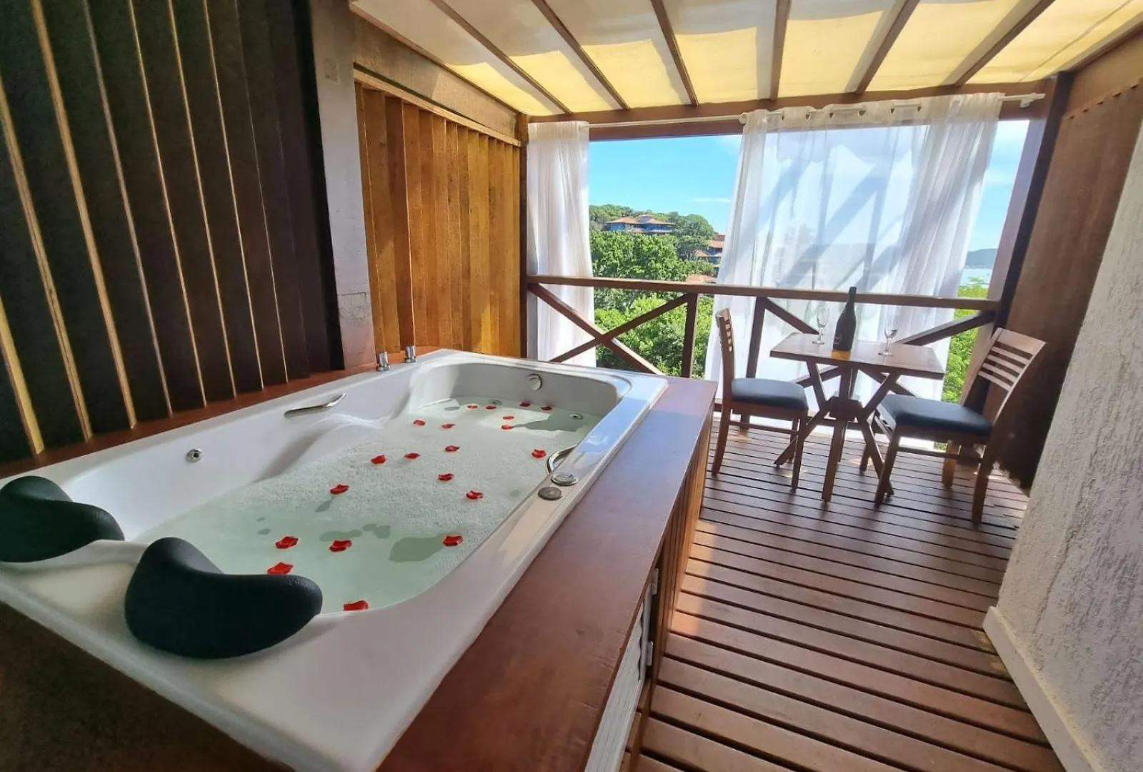 **** Kro Pousada Santorini Búzios Brasilien